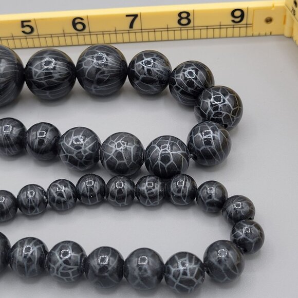 Black Crackle Beaded Statement Necklace Graduated Beads Glossy Finish - Picture 6 of 6